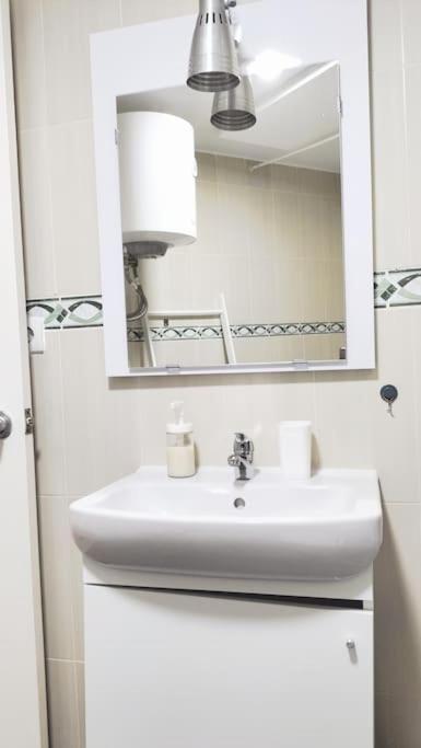 Bonito Apartamento De Dos Dormitorios En El Centro Y Calle San Miguel Torremolinos Exterior foto